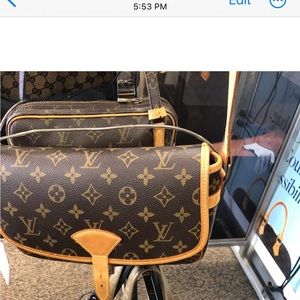 Very good condition no tears